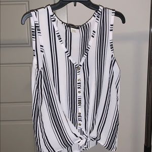 Sage and Vicky Buttoned down shirt - White/Black